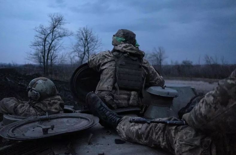 Hàng trăm binh lính Ukraine có thể kẹt trong hầm ở Bakhmut bị Nga bao vây